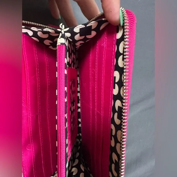 Vera Bradley Fuchsia Leather Wallet O0056 - Picture 5 of 6